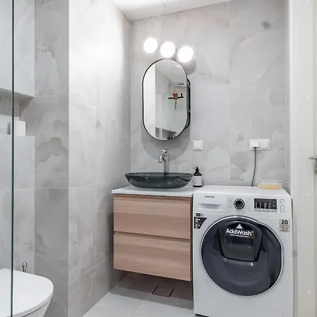 Appartement Modern Close To The - Terrace, Free Parking, Restaurants Close *